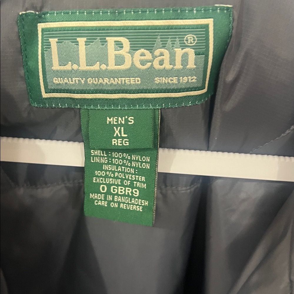 L.L. Bean Men's Dark Gray Raincoat - Picture 4 of 4